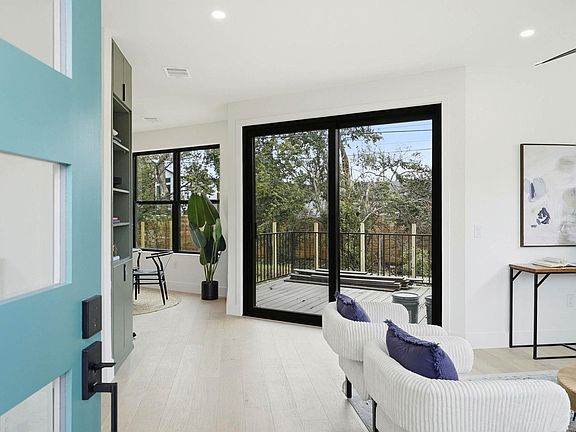 5th image of 300 Lightsey Rd #2