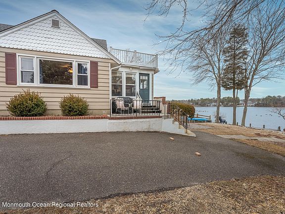 2nd image of 1800 Lakeside Dr S