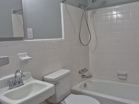 5th image of 1713 Azalea Dr #2