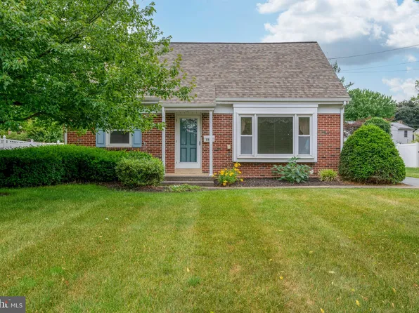 2365 State St, East Petersburg, PA 17520