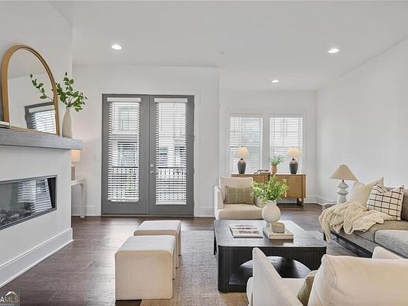 4th image of 1332 Booth Ave NW
