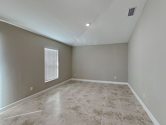 5th image of 206 Bali St SE