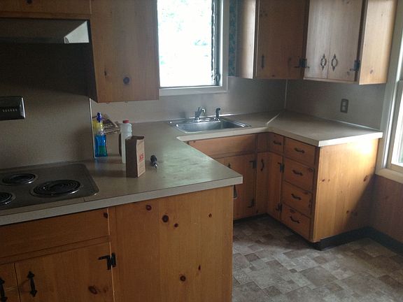 4th image of 821 Burton St SE