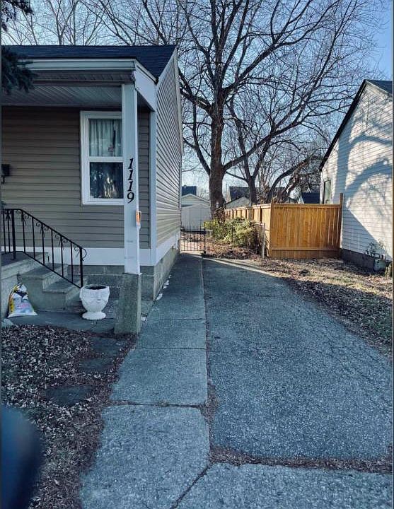 1st image of 1119 Campbell Ave