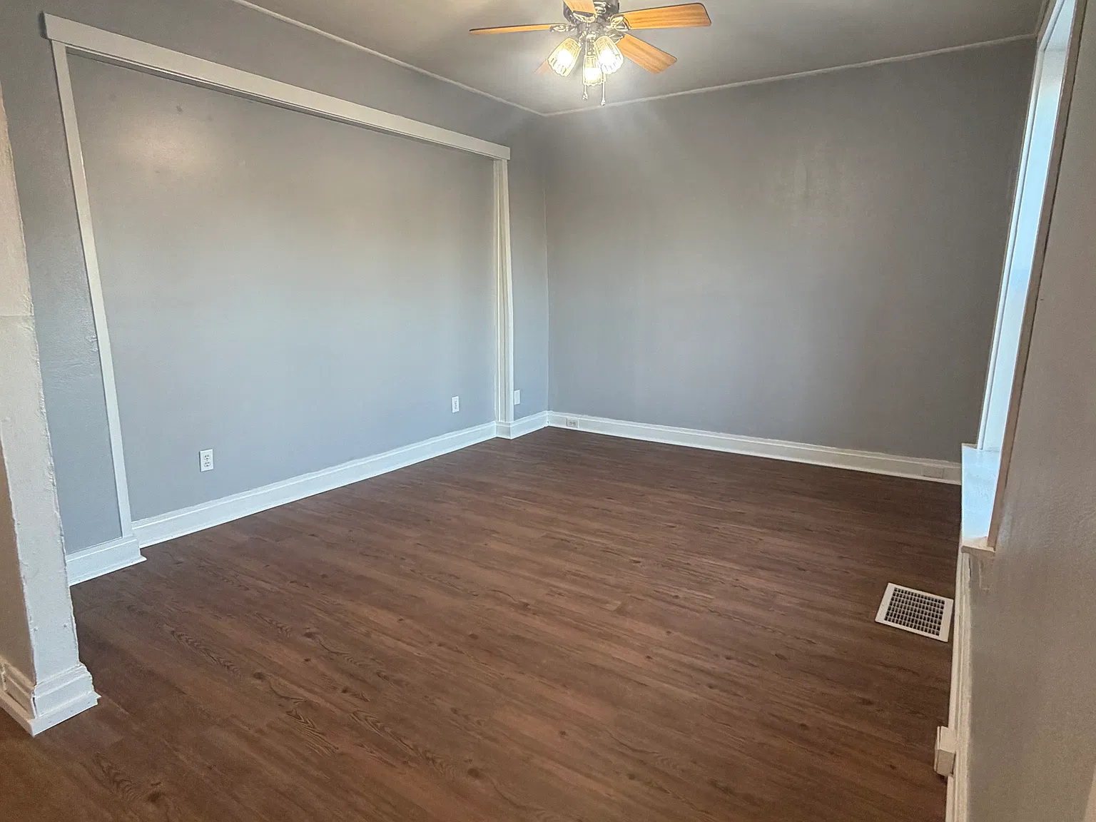 2 bed, 1300 sqft, $1,500 — Photo 2