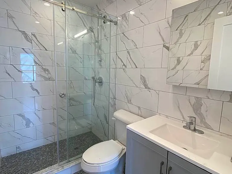 224 7th St #PENTHOUSE — Photo 9