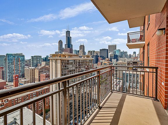 5th image of 41 E 8th St #2505-06