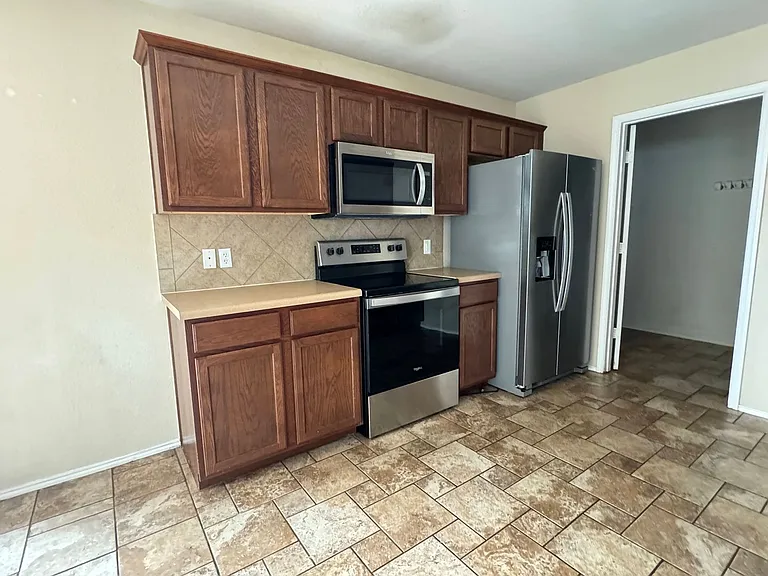 813 Draco Dr — Photo 5