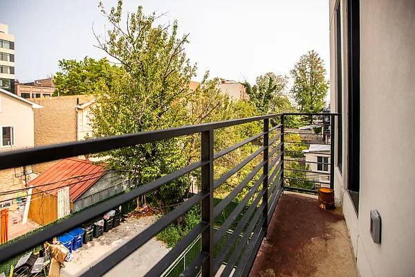 Rented by Jankos Group LLC | media 33