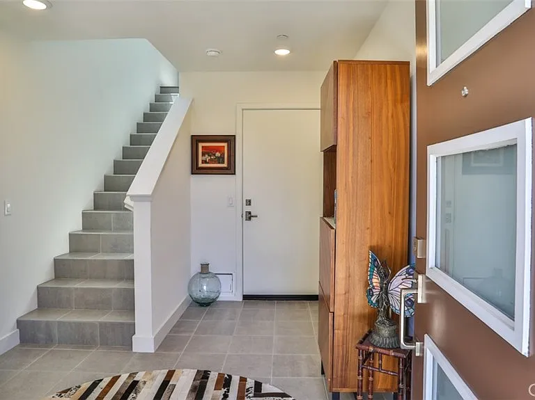 1207 Doheny Way — Photo 3