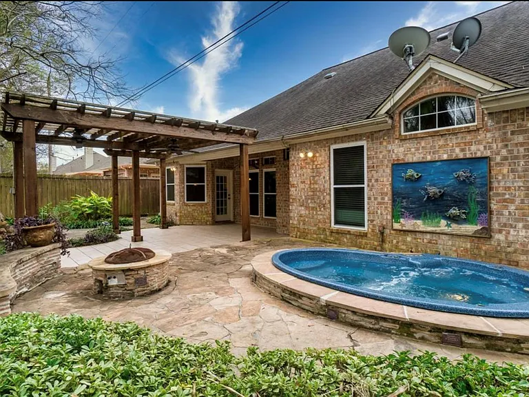 17422 Palisander Ct — Photo 24