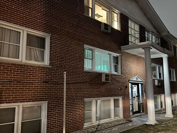 3rd image of 10105 Hartford Ct APT 2A