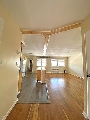 1st image of 948 E 77th St Floor 2