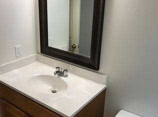 27 Boston Post Road Pl, Old Saybrook, CT 06475