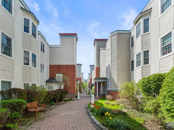 321 The Promenade, Edgewater, NJ 07020