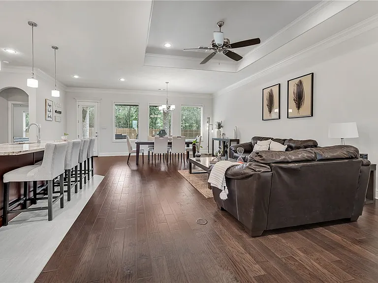 15621 Long Creek Ln — Photo 3