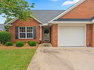 406 Hunting Creek Dr, Simpsonville, SC 29681