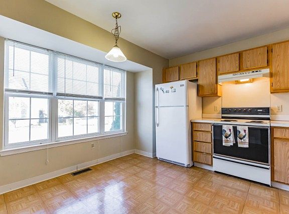 5th image of 22 Laxford Dr