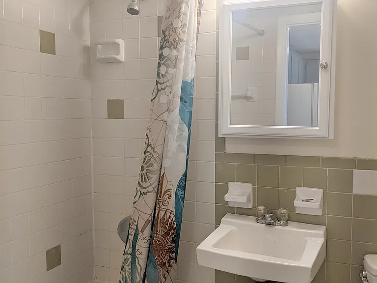 102 Alpine St #4 — Photo 9
