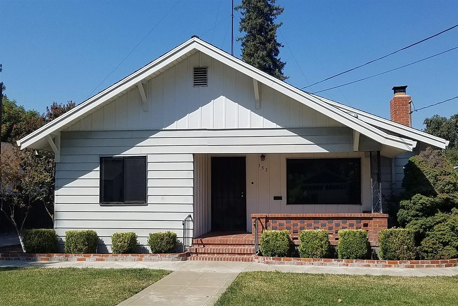 153 Elliot St photo 1