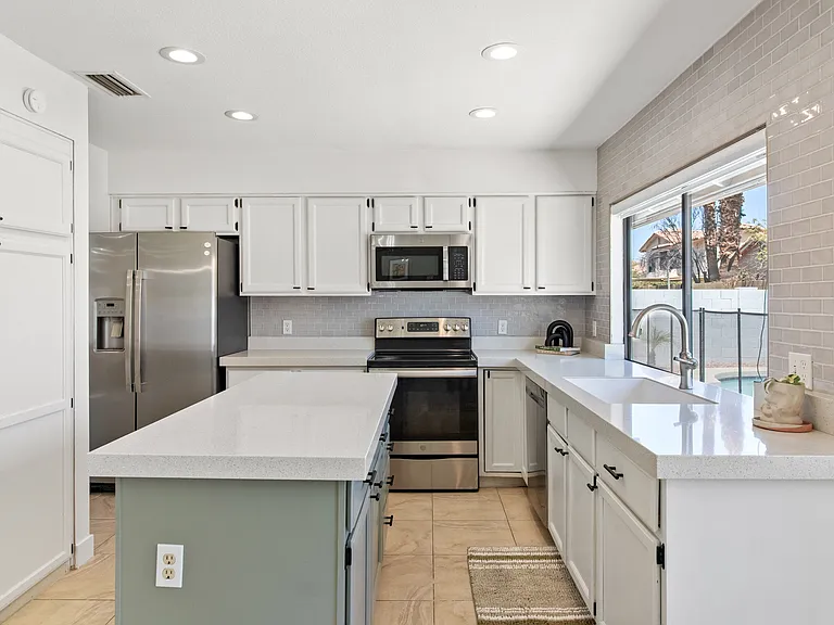 1436 E Kent Ave — Photo 3