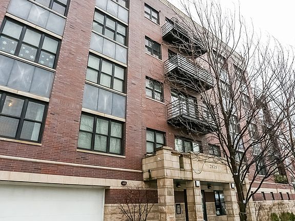 3rd image of 2835 N Lakewood Ave APT 2A