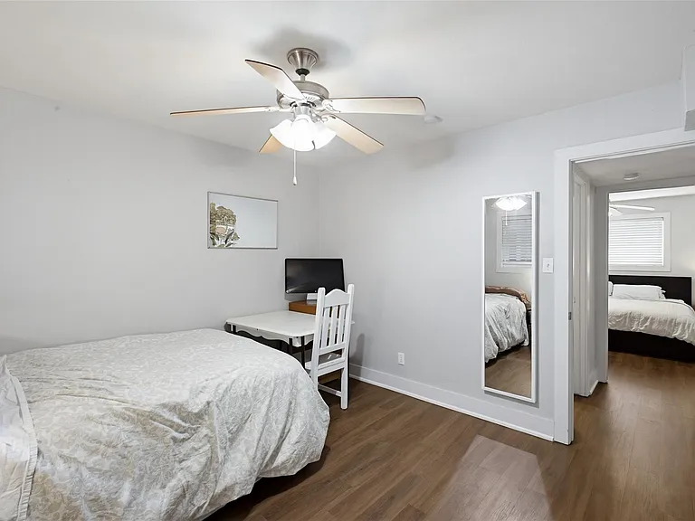 3815 Guadalupe St #208 — Photo 19
