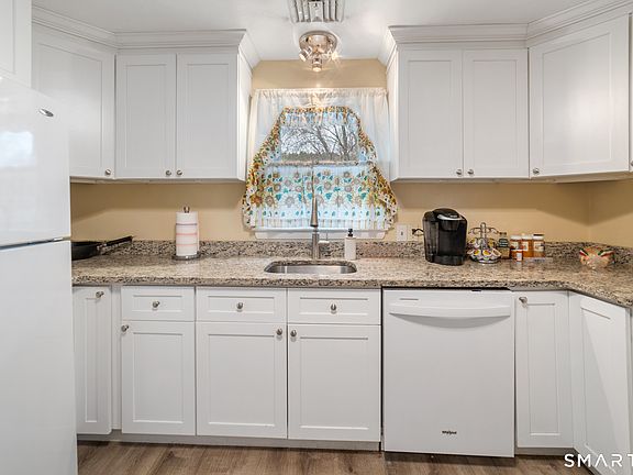 5th image of 162 Pine Hill Road