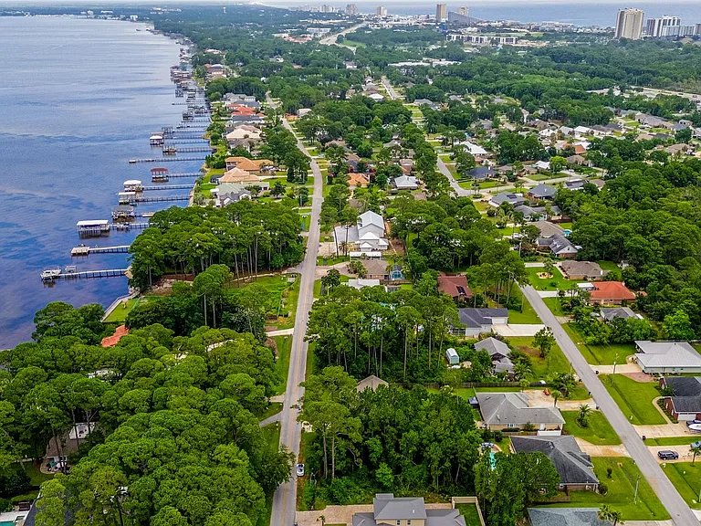 615 Shore Dr — Photo 42