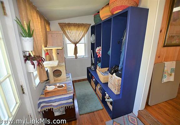 front entry foyer area