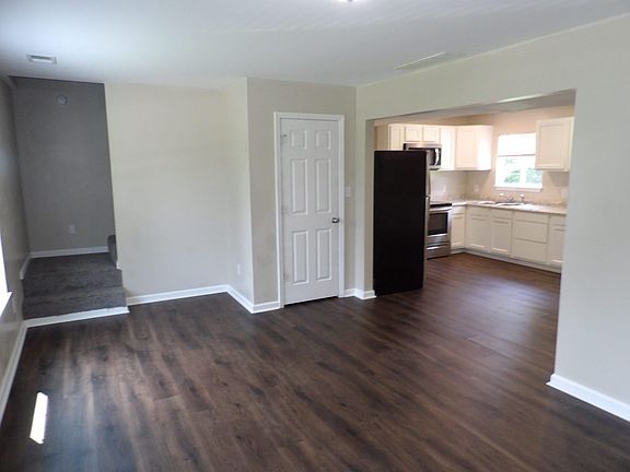 5th image of 138 Thistlewood Ave