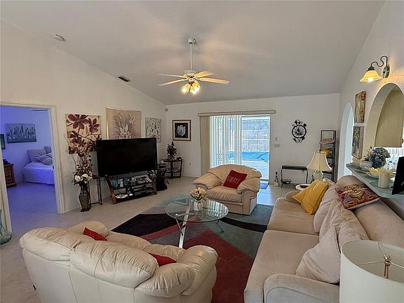 5th image of 21498 BEAVERTON AVENUE