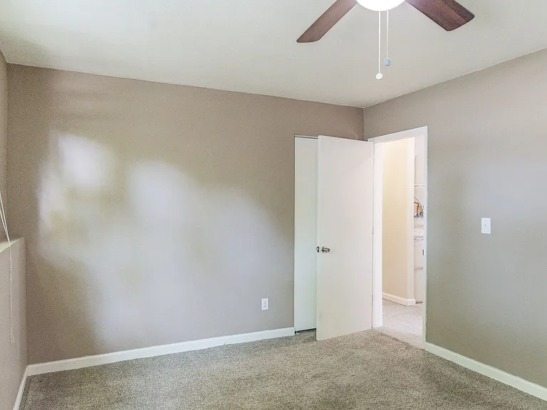 429 S Miller St — Photo 17