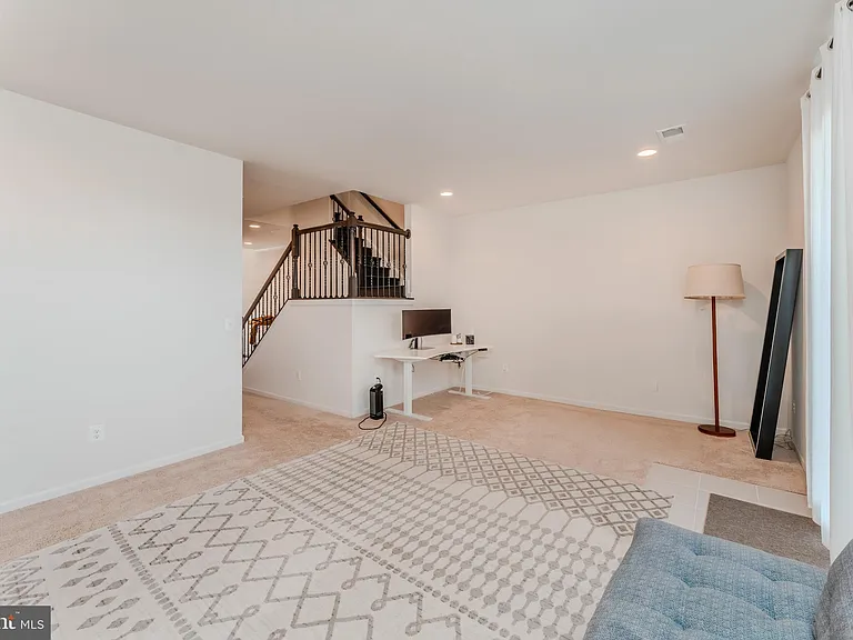 42506 Dogwood Glen Sq — Photo 8