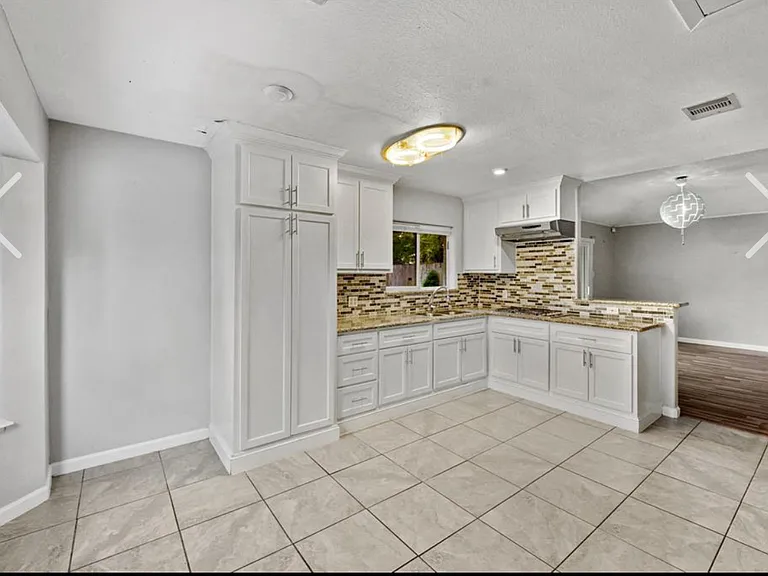 5923 Bent Bough Ln — Photo 11