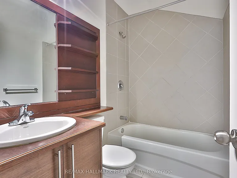 559 Parliament St #1 — Photo 6