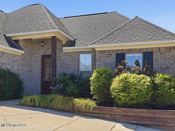 3rd image of 726 Sawgrass Lakes Dr