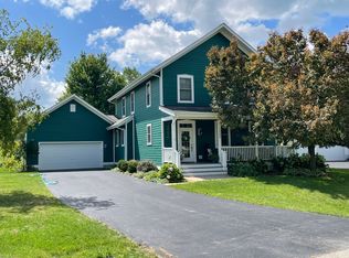 1105 Hedgerow Dr, Grayslake, IL 60030