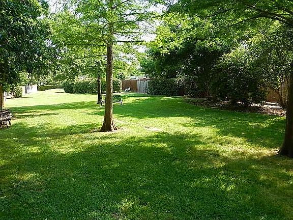 2nd image of 2960 Country Place Cir