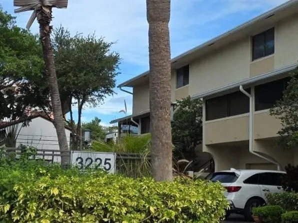 3225 NE 13th St APT 201, Pompano Beach, FL 33062