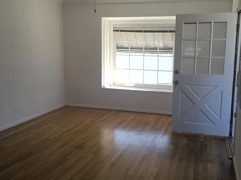 2522 Montana Ave — Photo 1
