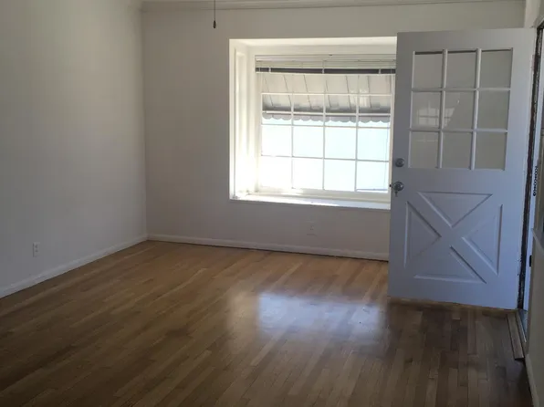 2522 Montana Ave, Santa Monica, CA 90403