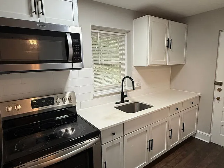 403 S Washington St #5 — Photo 5