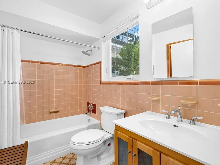 4340 Pine Tree Dr — Photo 19