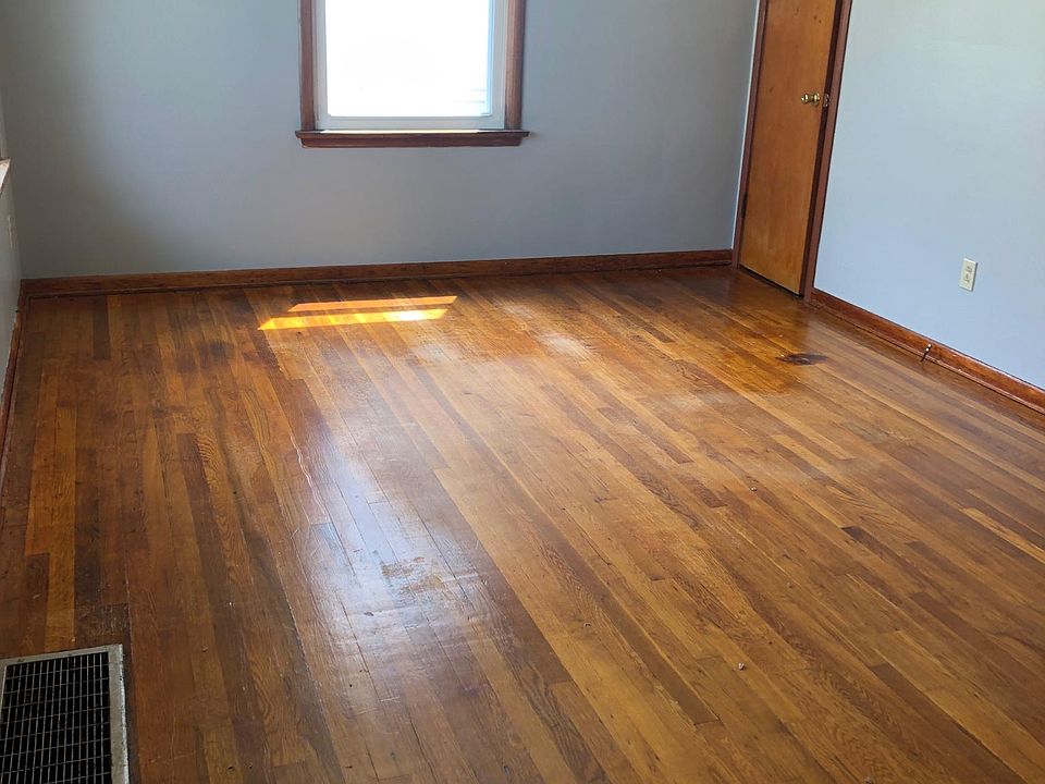 1st image of 3712 Oakwood St