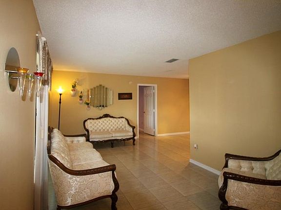 3rd image of 324 Marquee Dr
