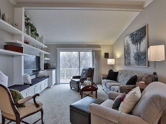 4th image of 185 Wellington Dr