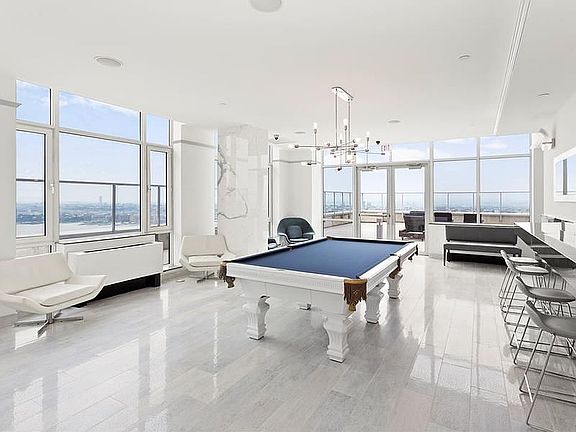 4th image of 635 W 42nd St APT 32E1