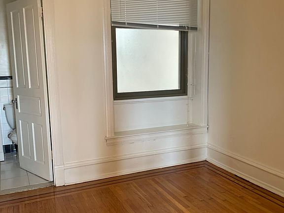 5th image of 1530 Spruce St #1423