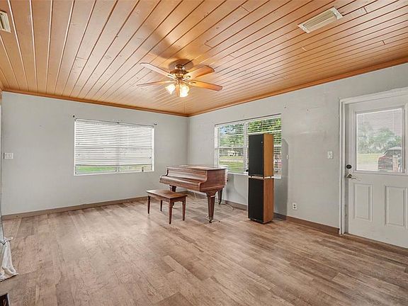 4th image of 415 LAKE JUNE ROAD